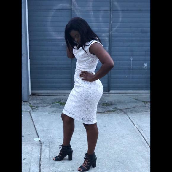 Meet your Posher, Persis - Picture 1 of 1